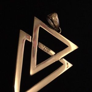 18k Gold Dual Arrow Piece By The Gold Gods